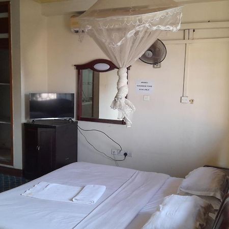 New Jbk Hotel Kampala Exterior foto